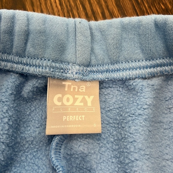 Aritzia TNA Cozy Blue Shorts - Picture 3 of 3
